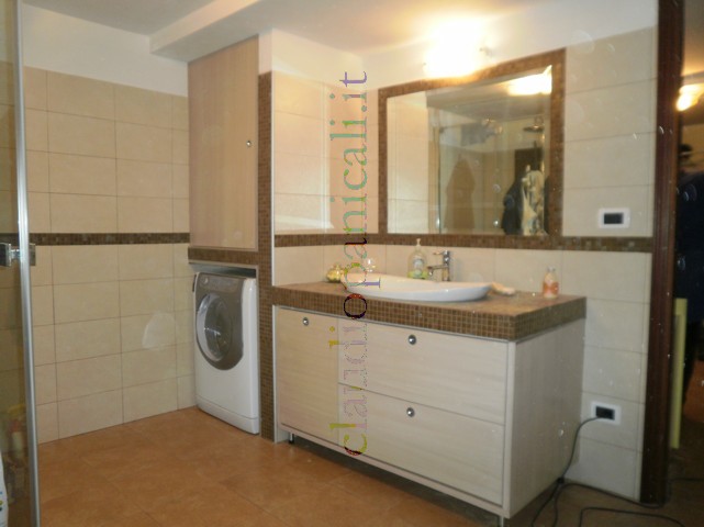Bagno con lavatrice e asciugatrice ~ avienix.com for . Mobile porta lavatrice e asciugatrice da esterno